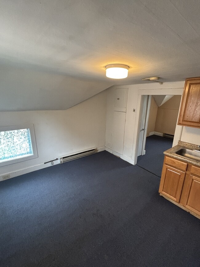 Building Photo - 104 N Champlain St