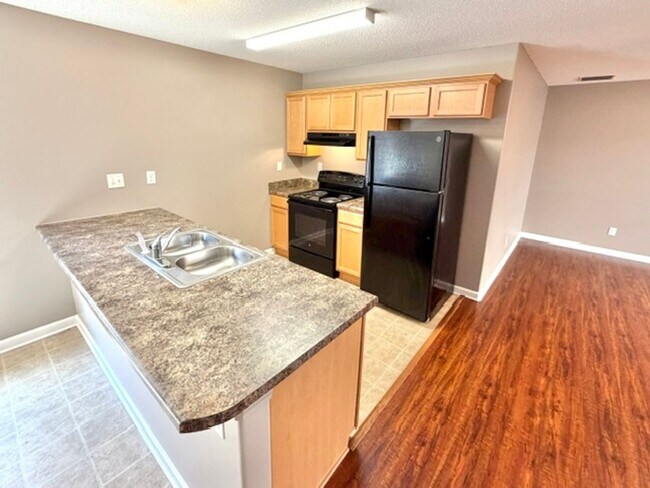 Foto del edificio - 7902 Rushmeade Cir N