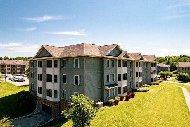 Building Photo - Pet Free 1 Bedroom Apartment