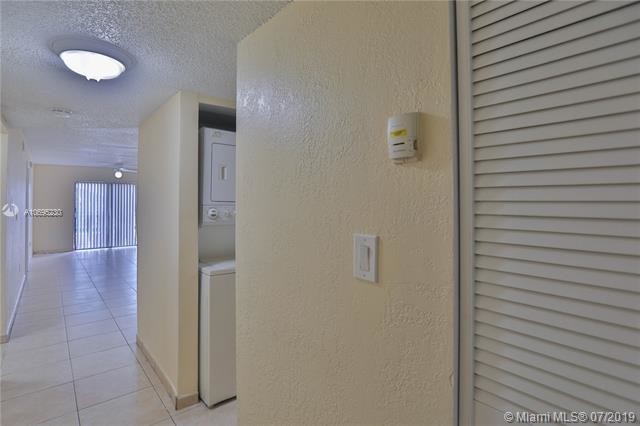 Foto del edificio - 9917 W Okeechobee Rd