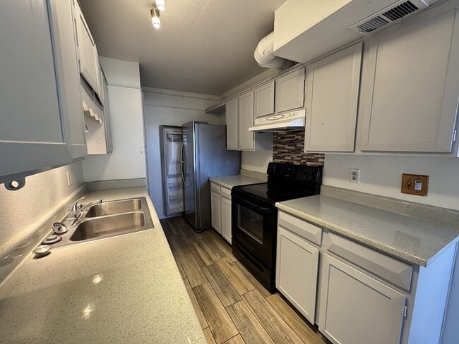 Building Photo - 6078 W Golden Ln