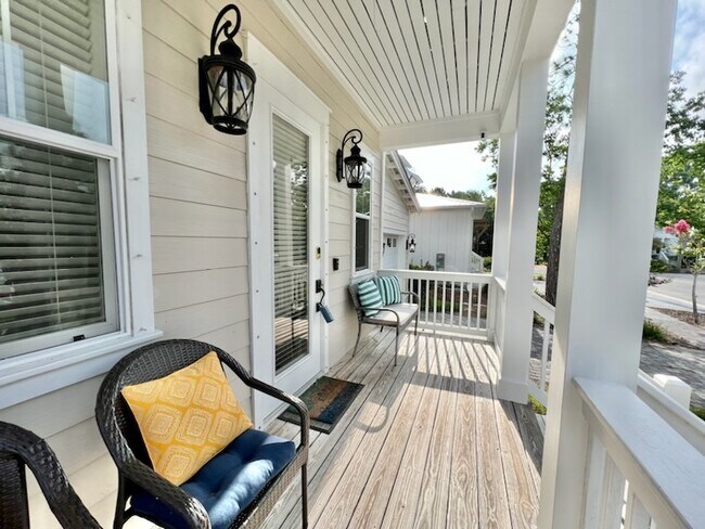 Building Photo - 14 Crepe Myrtle Ln