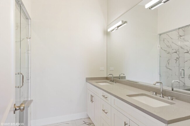 Foto del edificio - Pet Friendly 3 Bed 2 Bath Condo Quality in...