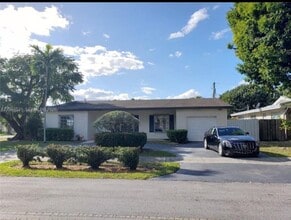 Building Photo - 3040 SW 77th Ct