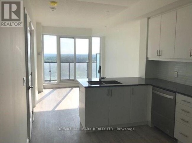 Building Photo - 9618 Yonge St