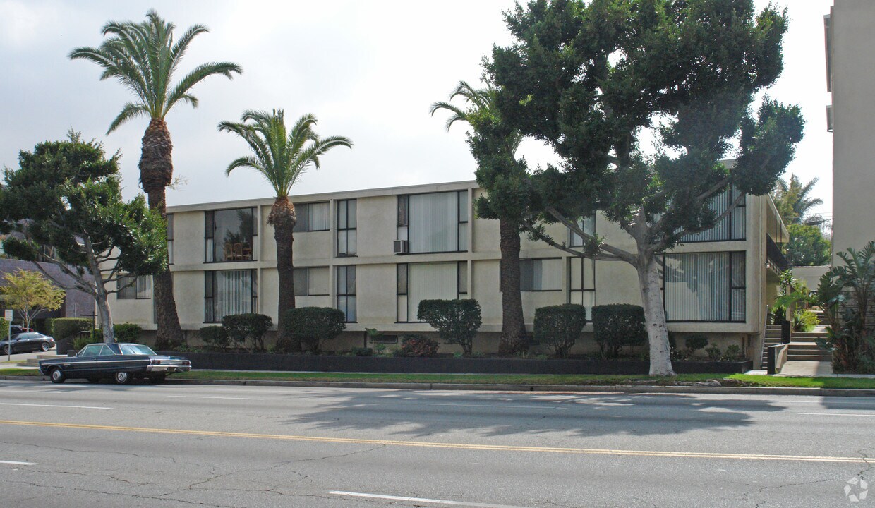 Foto del edificio - 9500 W Olympic Blvd