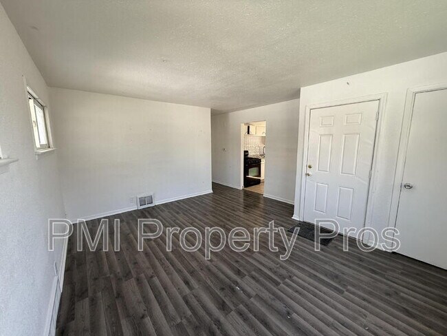 Foto del edificio - 5642 N 61st St