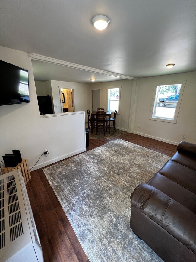 Foto del edificio - 9197 Cty J-Unit A