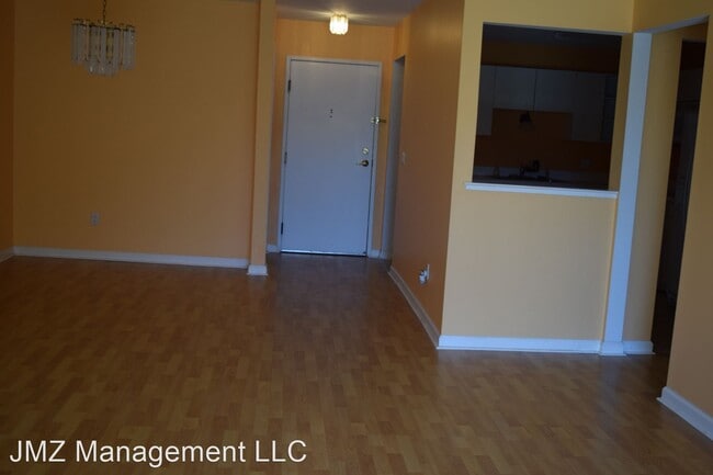Building Photo - 2 br, 2 bath House - 30450 Orchard Lake Un...
