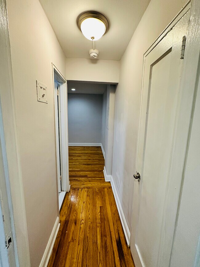 Building Photo - 84 Forest Hill Pky
