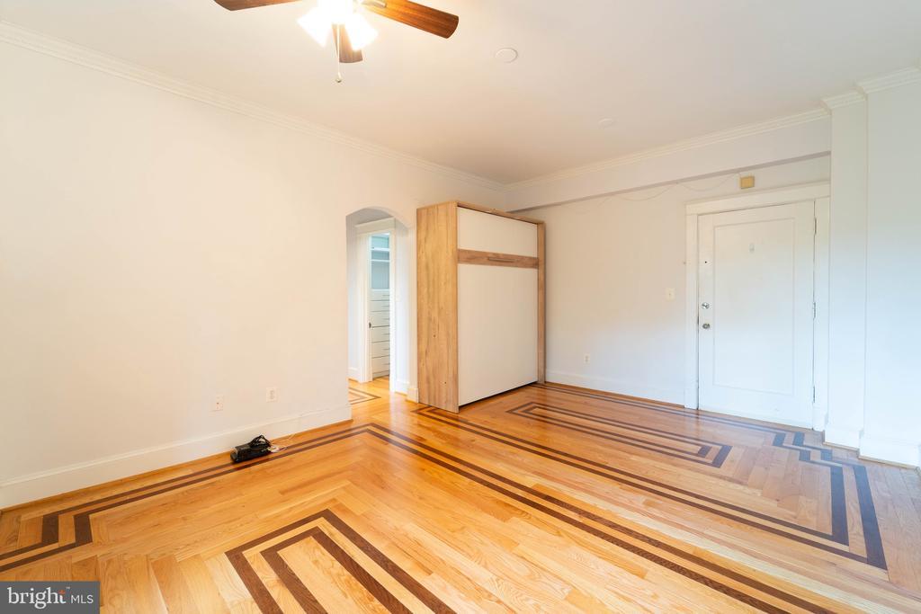 Foto principal - 2032-2040 Belmont Rd NW