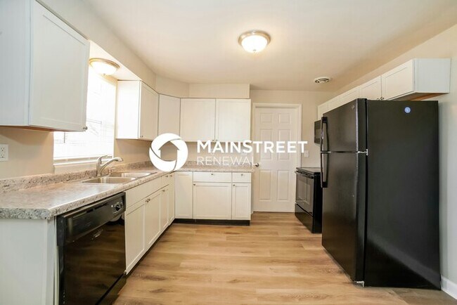 Building Photo - 3 Bedroom Pet-Friendly Home in MARTINSVILL...