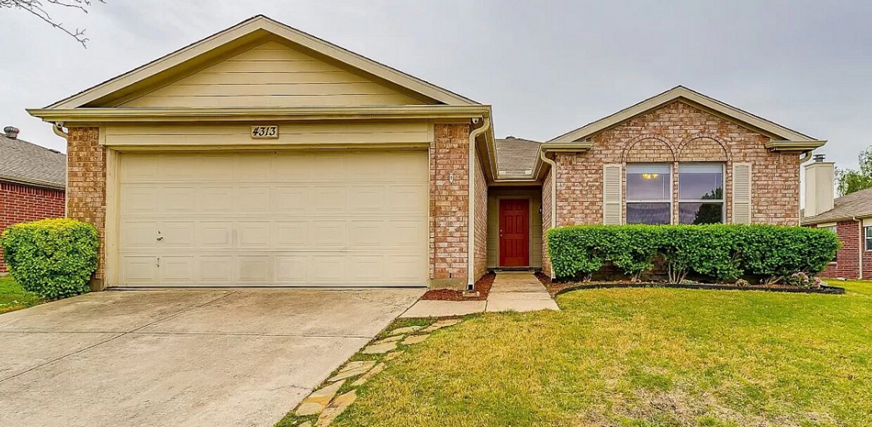 Foto principal - 4313 Sonoma Dr