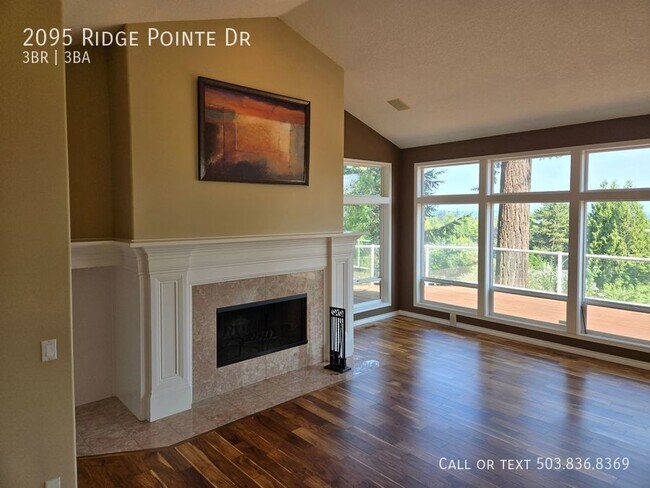 Building Photo - Amazing Home in Lake Oswego with Incredibl...
