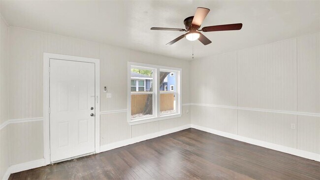 Foto del edificio - 4010 Speedway