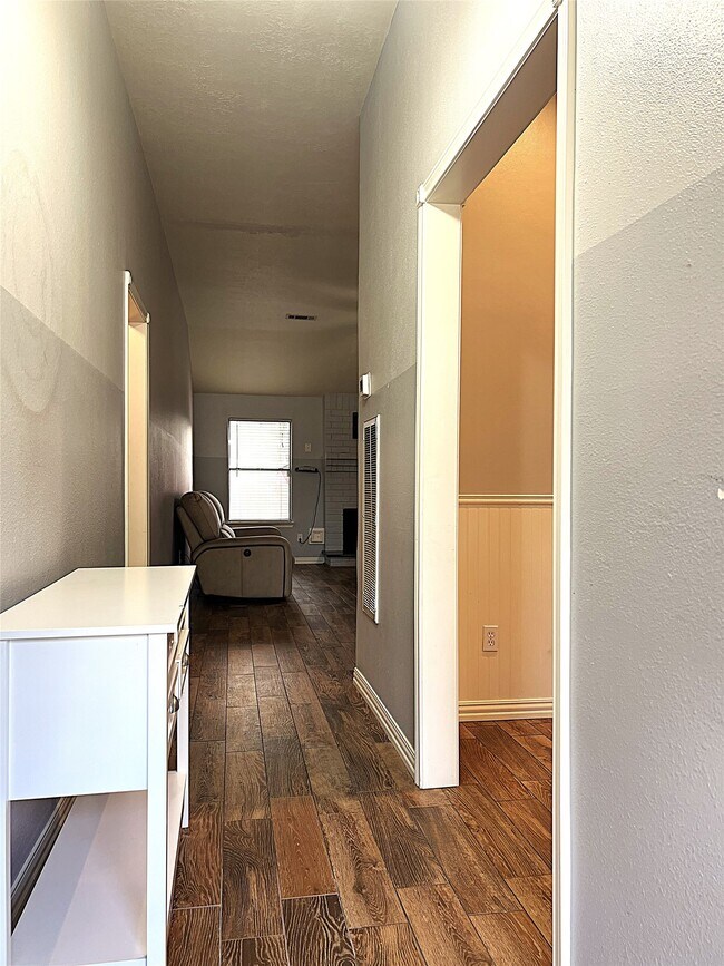 Foto del edificio - 3027 Sandpiper St