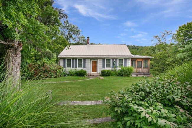 Building Photo - 2 Valley Rd