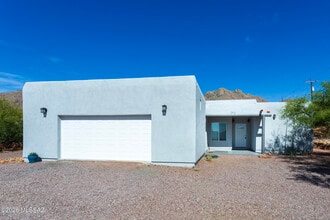 Building Photo - 290 Via Mantaraya