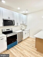 Building Photo - 151 N York St