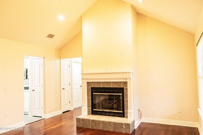 Foto del edificio - 5014 Merritt Brown Way