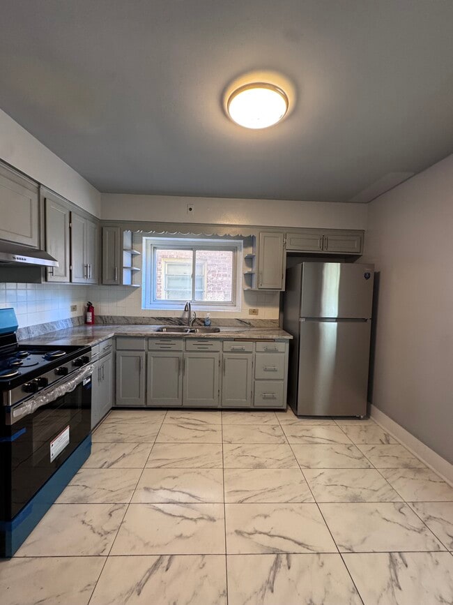 Kitchen - 1344 Maple Ave