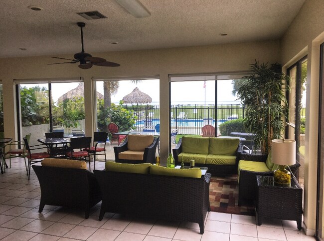 Building Photo - 649 Windrush Bay Dr