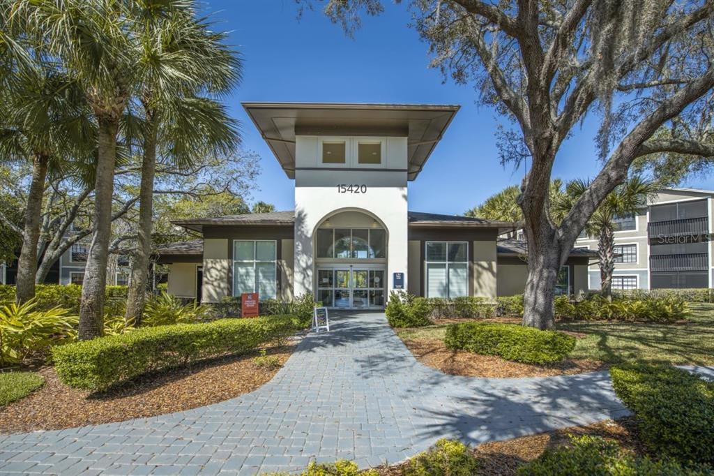Foto principal - 15420 Livingston Ave