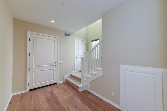 Foto del edificio - 3b/2.5b Cypress Village Irvine House for rent