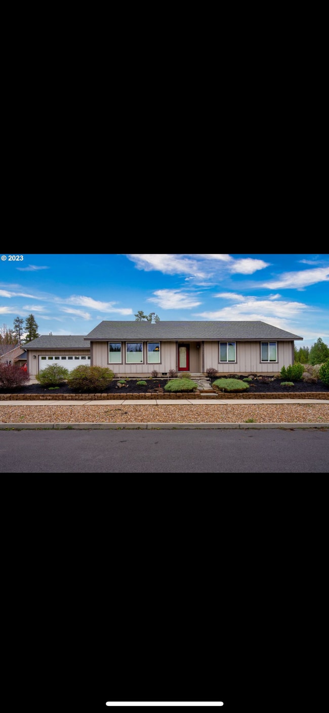 Building Photo - 3062 NW Kelly Hill Ct