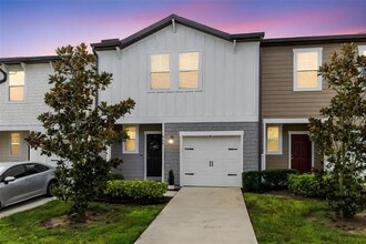 Building Photo - 528 Madison Dr