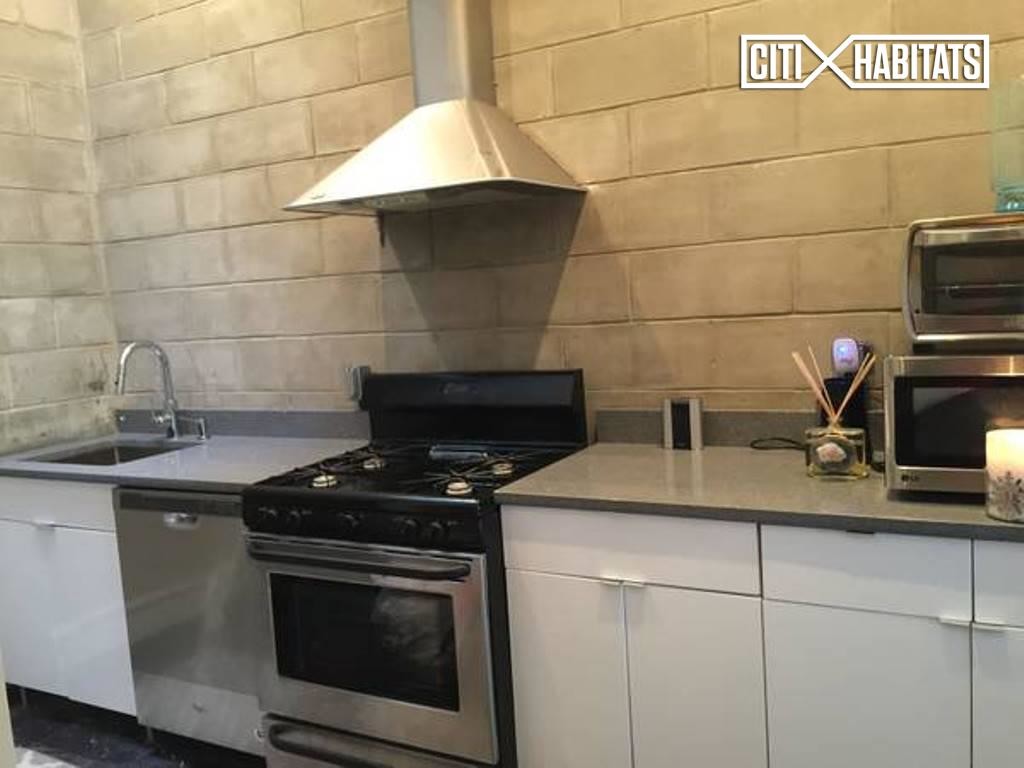 Foto principal - 3525 9th St