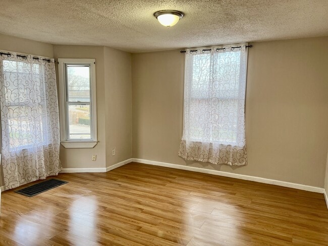 Foto del edificio - 435 Windham Rd