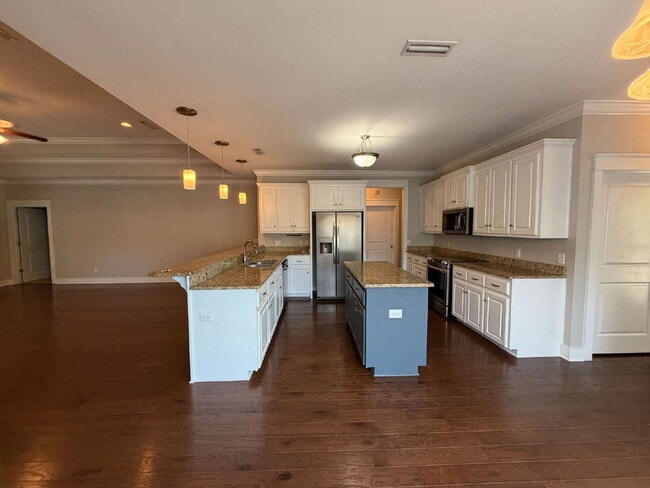 Building Photo - 120 Prestwick Dr