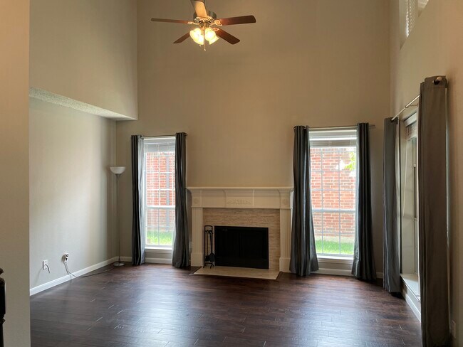 Foto del edificio - 17950 Mary Margaret St