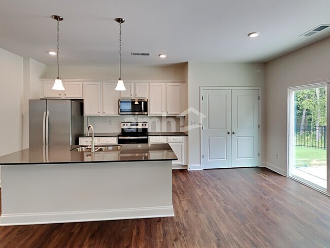 Foto del edificio - 13205 Jansen Ridge Way