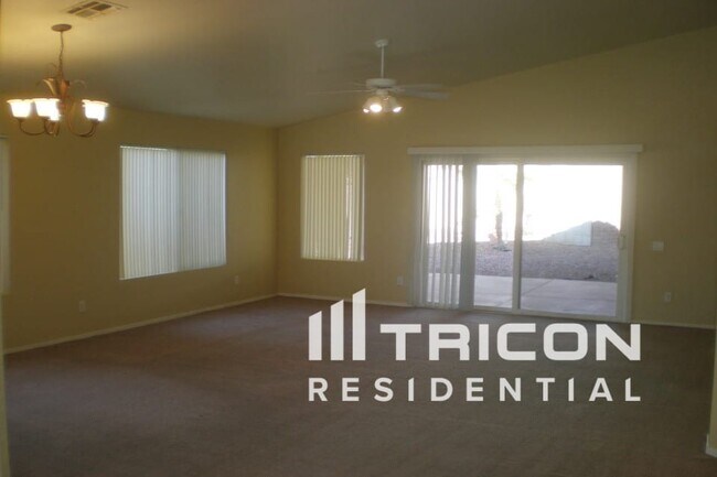 Foto del edificio - 3118 N 129th Dr