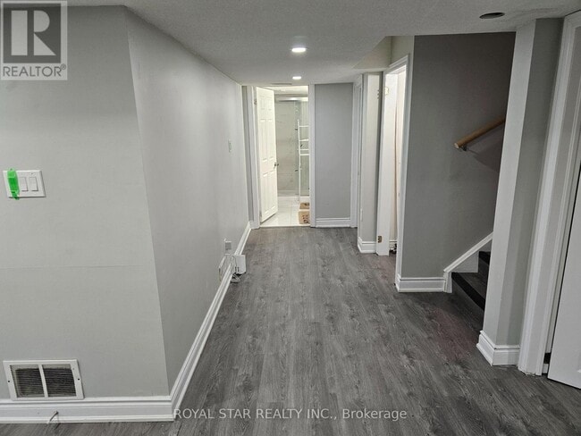 Building Photo - 24 Bonavista Dr