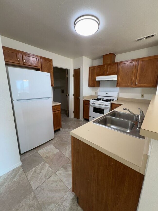 Foto del edificio - 1192 Dakota Dr