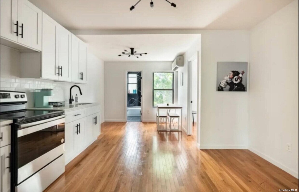 24 Hinsdale St, Brooklyn, NY 11207 Room for Rent in Brooklyn, NY