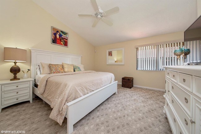 Building Photo - 2 br, 2 bath  - 17 Lexington Ln W