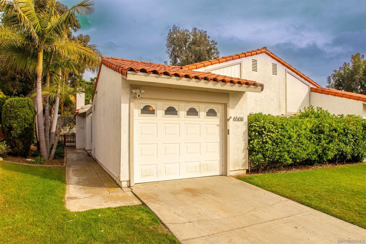 6508 Camino Del Parque, Carlsbad, CA 92011 Townhome Rentals in