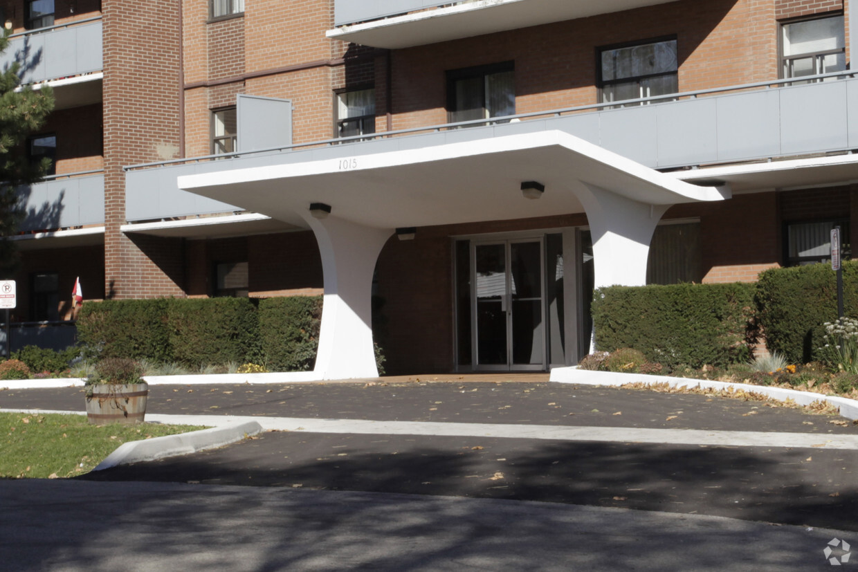 Building Photo - 1015 Roosevelt Rd