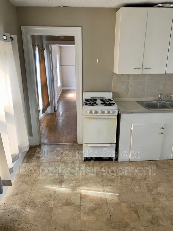 25 Washington St Unit Apt 8, Beverly, MA 01915 Condo for Rent in