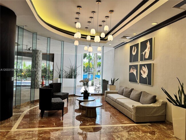 Foto del edificio - 3610 Yacht Club Dr