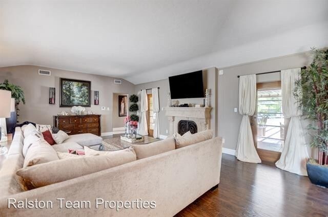 Foto del edificio - 3 br, 2.5 bath House - 111 Pepper Tree Rd