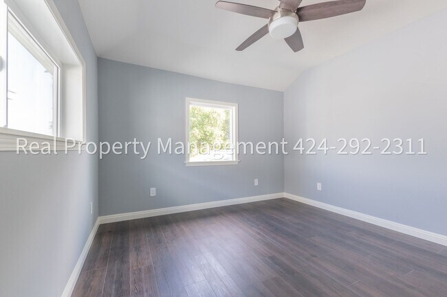 Foto del edificio - 1352 E 23rd St