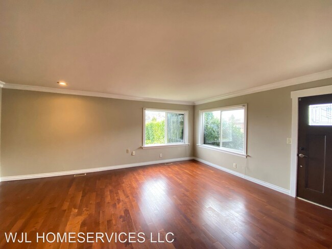 Building Photo - 5 br, 3 bath House - 2524 S Eddy St