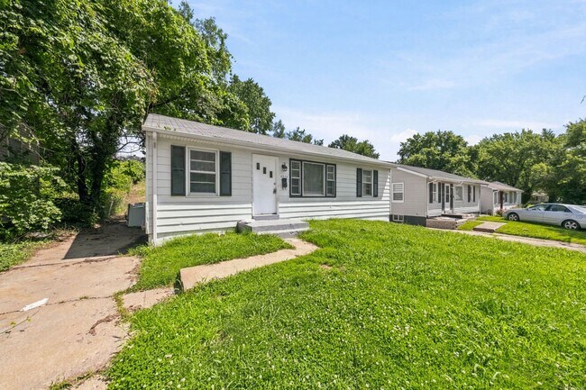 Building Photo - Charming 3-Bedroom Home in Quiet Northwoods Neighborhood – Move-In Ready