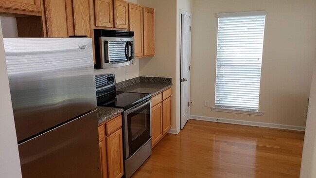 Building Photo - 5971 Hollow Wood Ct