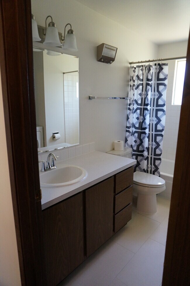 Foto del edificio - 345 NW Robert St